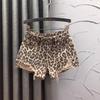 Pantaloncini di Jeans da Donna a Vita Alta Stampa Leopardo Vestibilità Larga Effetto Usurato Bordo Grezzo Hot Pants Estivi Casual Streetwear Pantaloncini di Jean