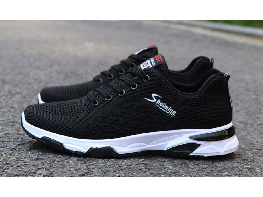 Men's Black Breathable Casual Running Shoes with Soft Mesh Soles