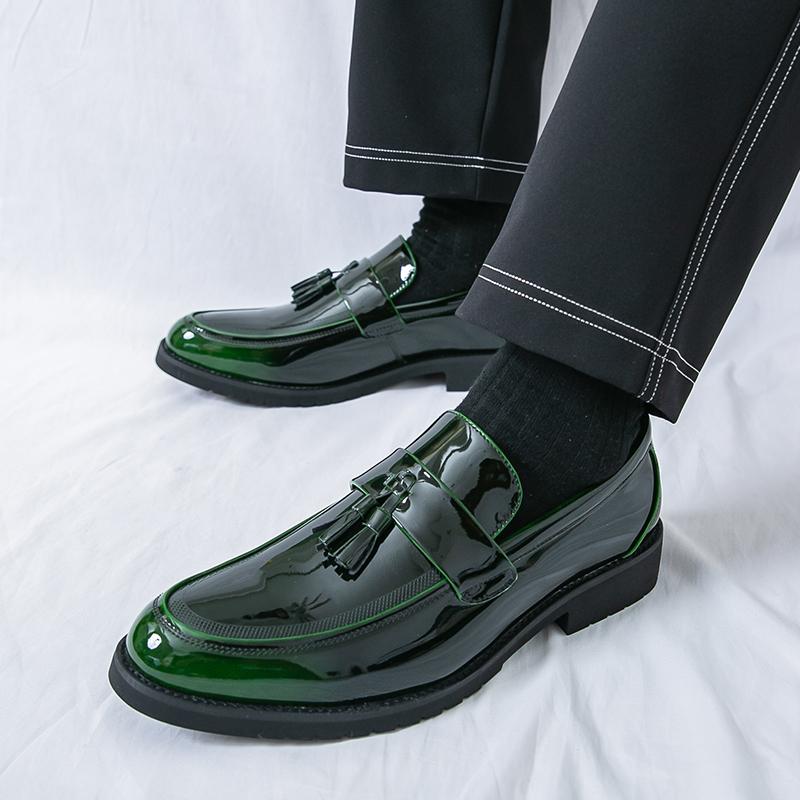 Luxury Designer New Green Red Tassels Patent Leather Casual Shoes For Men Slip On Loafter Formal Wedding Dress Homecoming