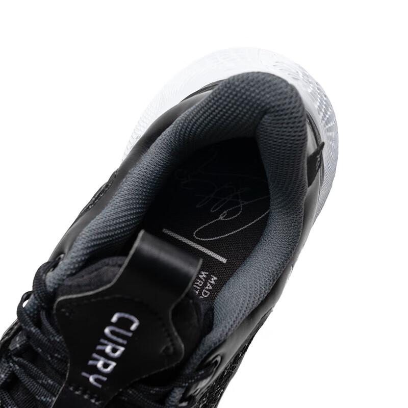 Under Armour Men's Curry Versatile Athletic Shoes 3025631-001