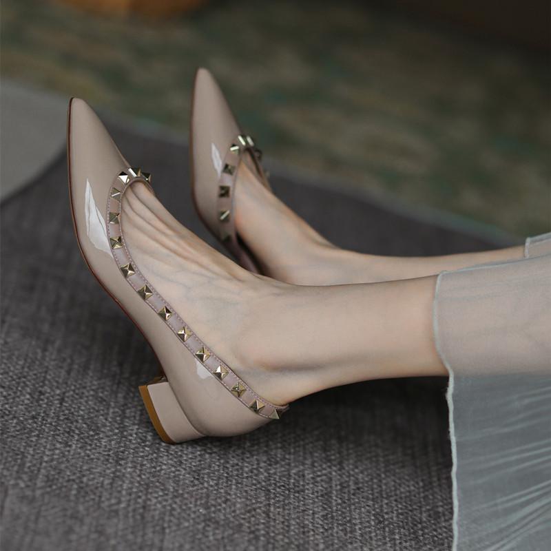 New nude patent leather side empty rivets pointed thick heel shoes shallow mouth willow nail single shoes middle heel shoes children's trendy shoes