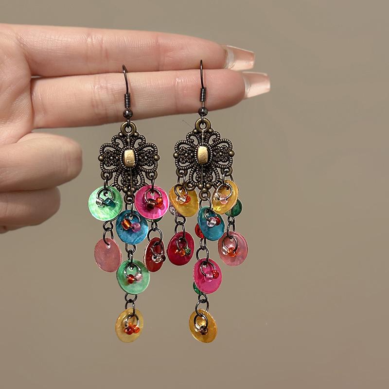 Exotic high-end fringed earrings, niche retro ethnic style earrings, French heavy industry bohemian earrings.