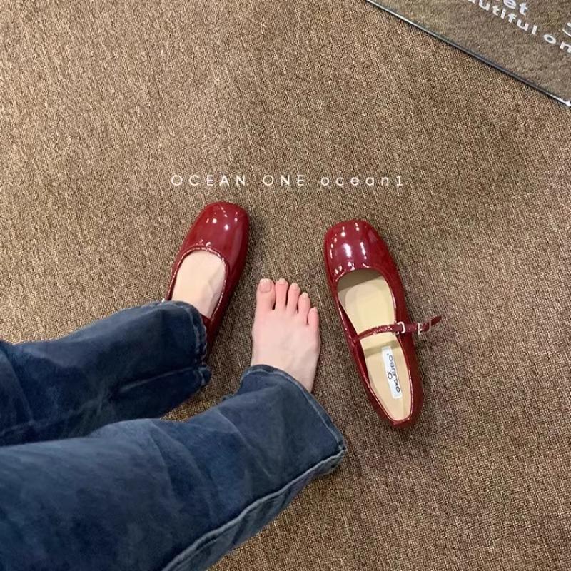 Fashion Flat shoes for women 2025 Spring and Autumn round toe French retro flat  solid color Mary Jane single shoe large size 42 43 44