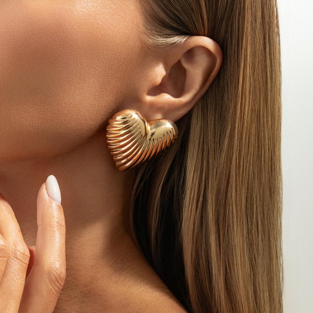 Design Sense Ins Stripe Love Stud Earrings Women's Fashion and Versatile Simple Alloy Peach Heart Line Earrings