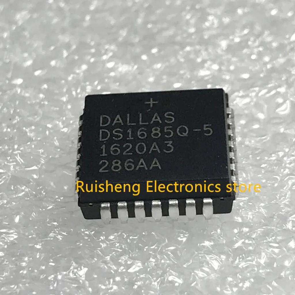 DS1685Q-5 DS1685Q Real Time Clock (RTC) IC Clock/Calendar 242B Parallel 28-LCC (J-Lead)
