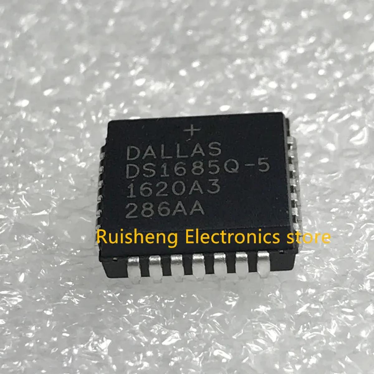 

DS1685Q-5 DS1685Q Real Time Clock (RTC) IC Clock/Calendar 242B Parallel 28-LCC (J-Lead)