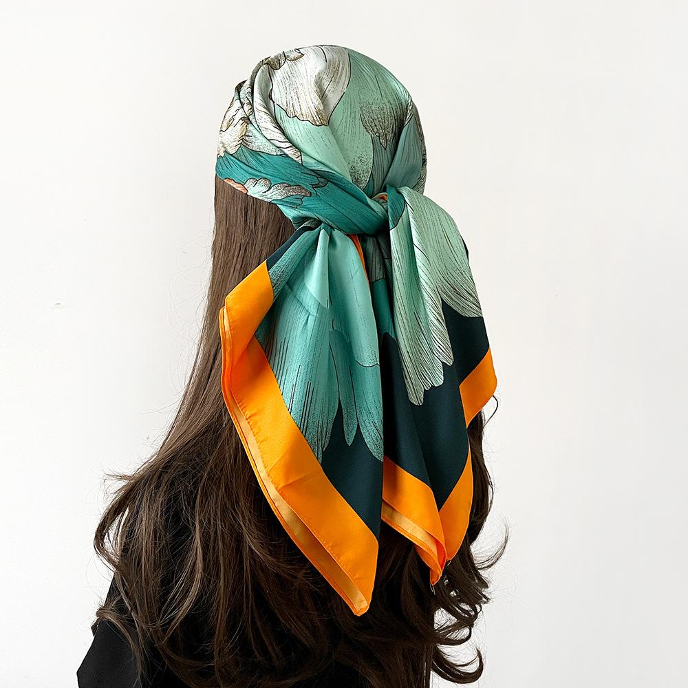 Alleskombinierbarer Seidenschal für Damen Persönlichkeit Seidenschal Modisch Hochwertiges Tuch Dünner Sonnenschutz Nackenschutz Temperament Bedruckter Schal