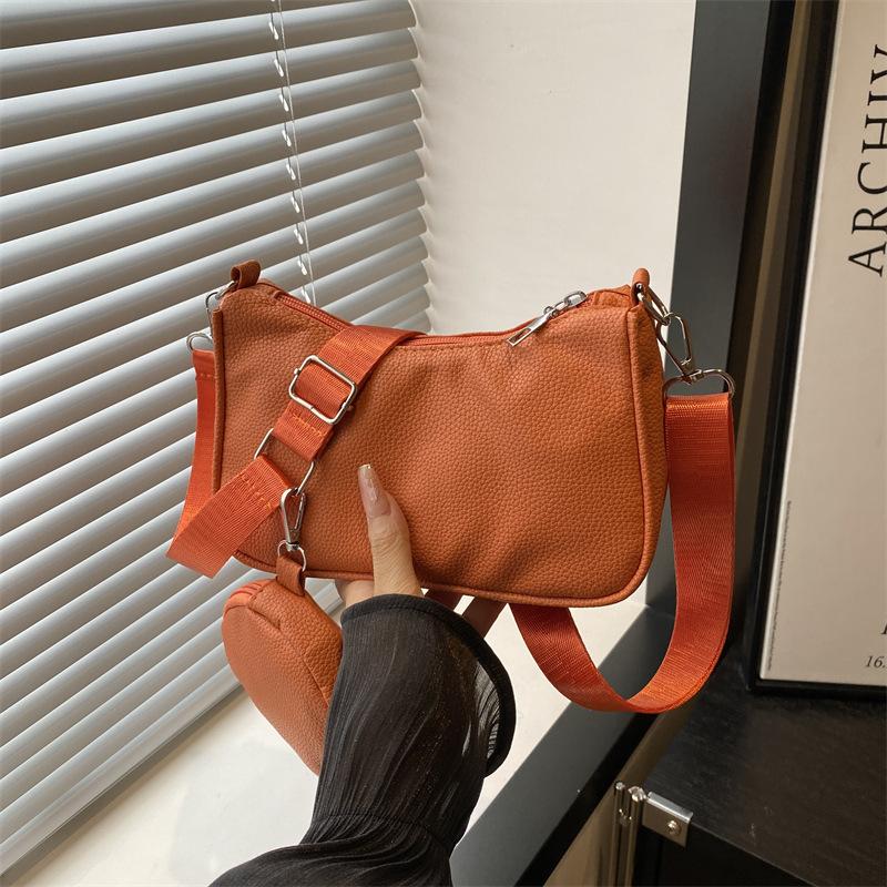 Bag Women's 2025 Summer New Fashion Korean Version Simple Messenger Bag Casual Bag Shoulder Bag Underarm Small Square Bag