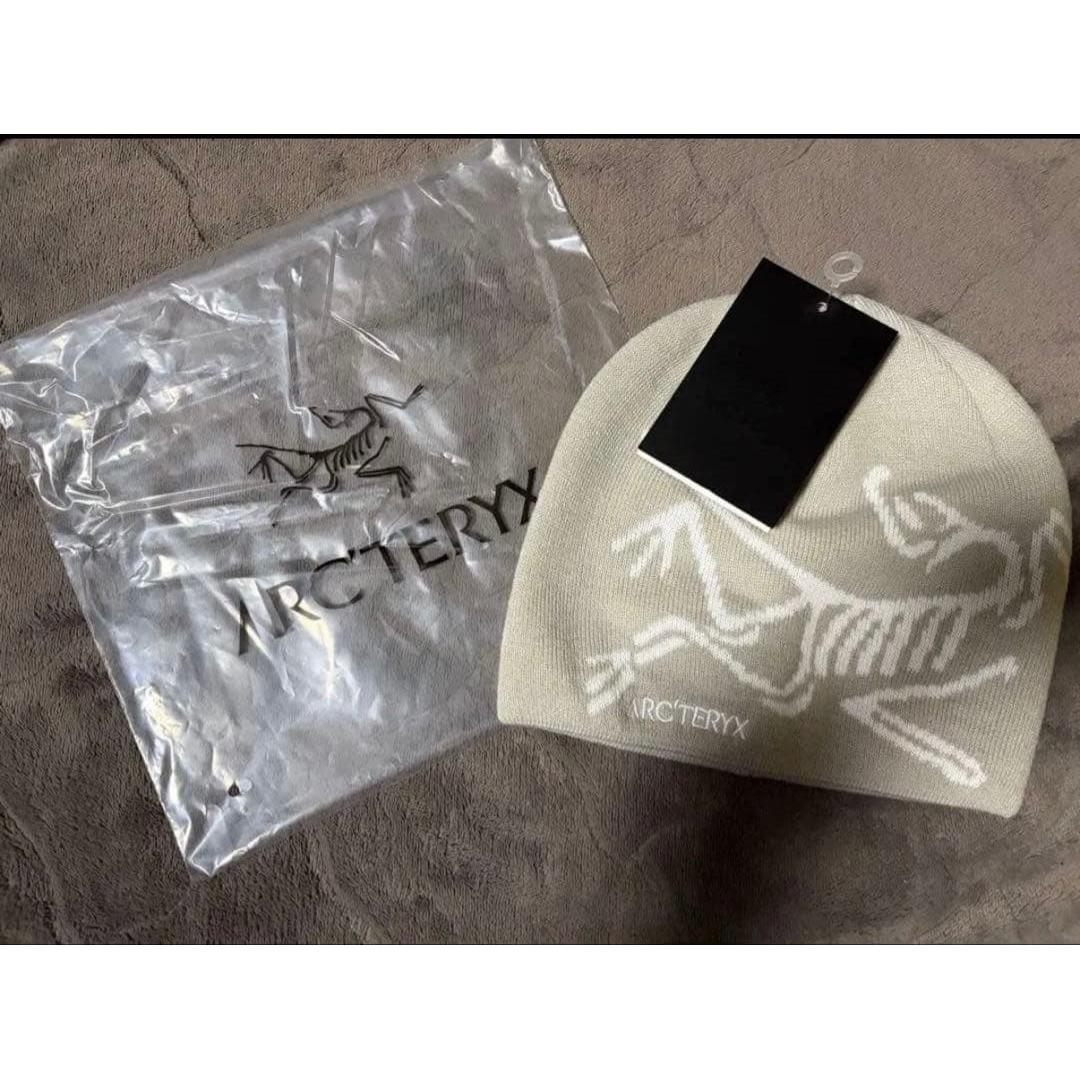 Used ARC TERYX Gray Arc teryx Beanie White