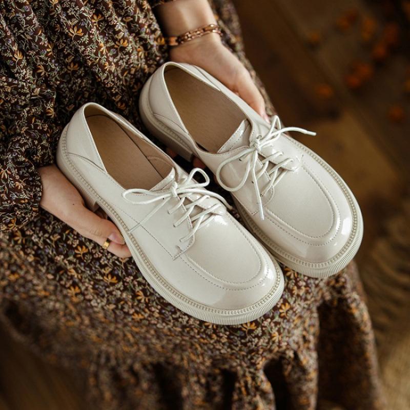 New platform fashion single shoes round head lace-up low top large size low heel casual square heel four seasons wear small leather shoes black