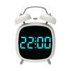 Liten digital vekkerklokke med LED-display Stor skjerm Snoozefunksjon Justerbar Batteridrevet Skrivebordsklokke