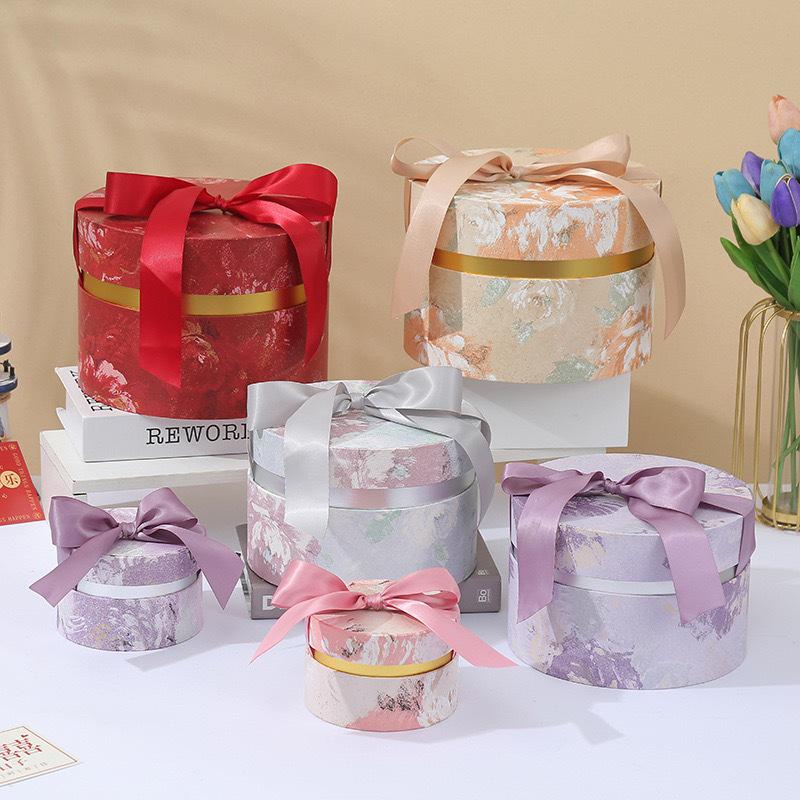 European Style Round Ribbon Gift Box for Weddings