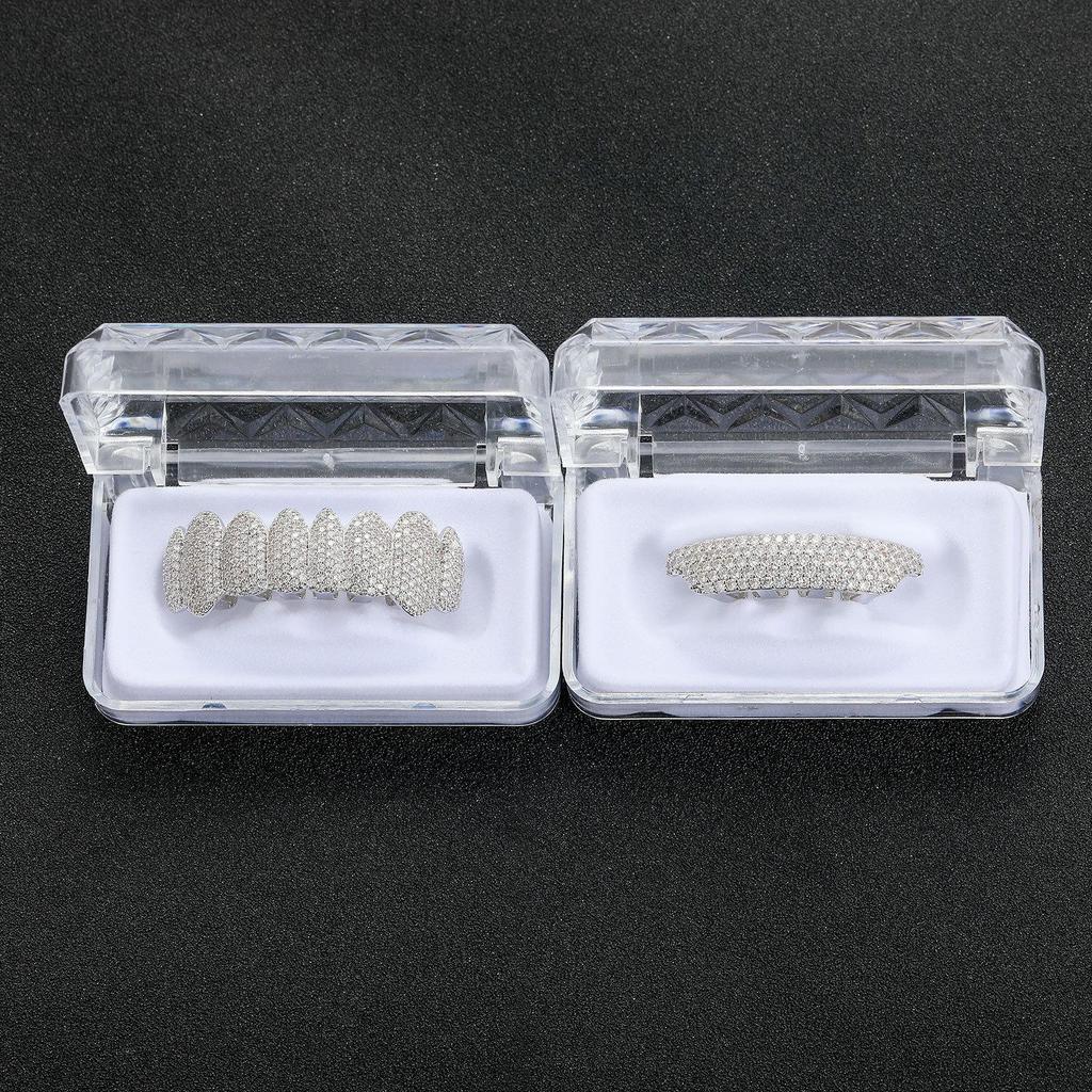 Exaggerated Trendy Hip Hop Fangs: Gold Zirconia Eight-Tooth Braces