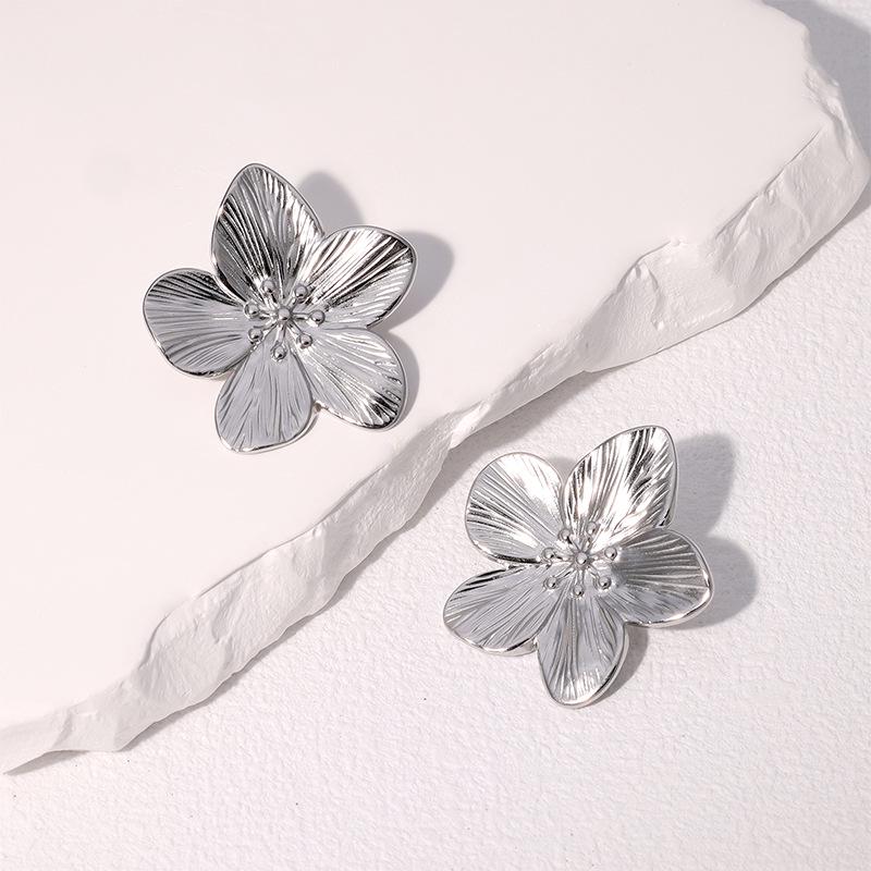 Retro Stainless Steel Floral Stud Earrings – Advanced Design, Non-fading, Versatile, for Women