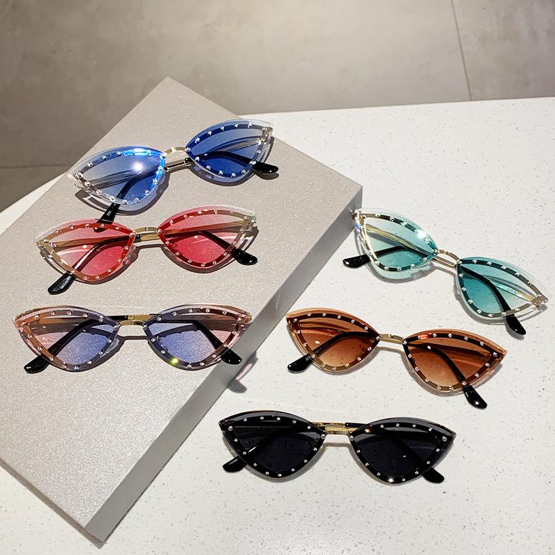 KAMMPT Rimless Cat Eye Sunglasses Women Stylish Multicolor Gradient Vintage Eyewear with Rhinestones Trendy Fashion