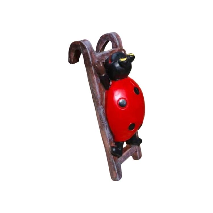 

Resins Hanging Bees Statue Outdoor Decors Fence Ornament for Lawn Garden Climbings Animal Figurines Flower Pot Huggers