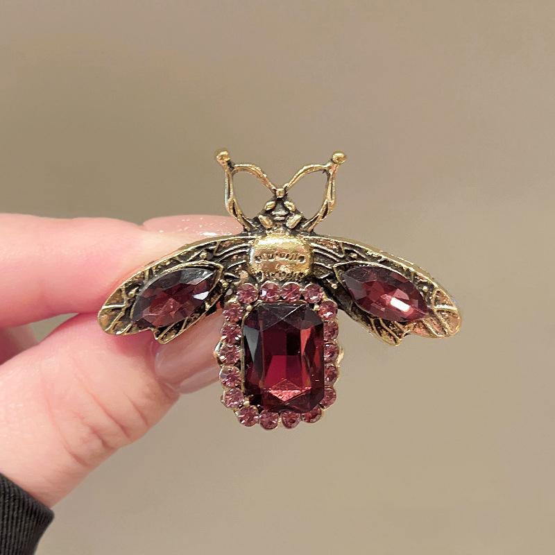 Rerto Bee Crystal Brooches For Women Enamel Rhinestone Animal Tassel Lapel Pins Men'S Suit Collar Pin Badge Accessories