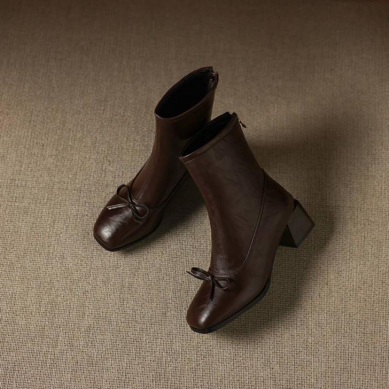 

Корейская версия новых однотонных ботинок с задней молнией, удобных и модных, женские ботинки на среднем каблуке с квадратным носком большого размера, осенне-зимние 39