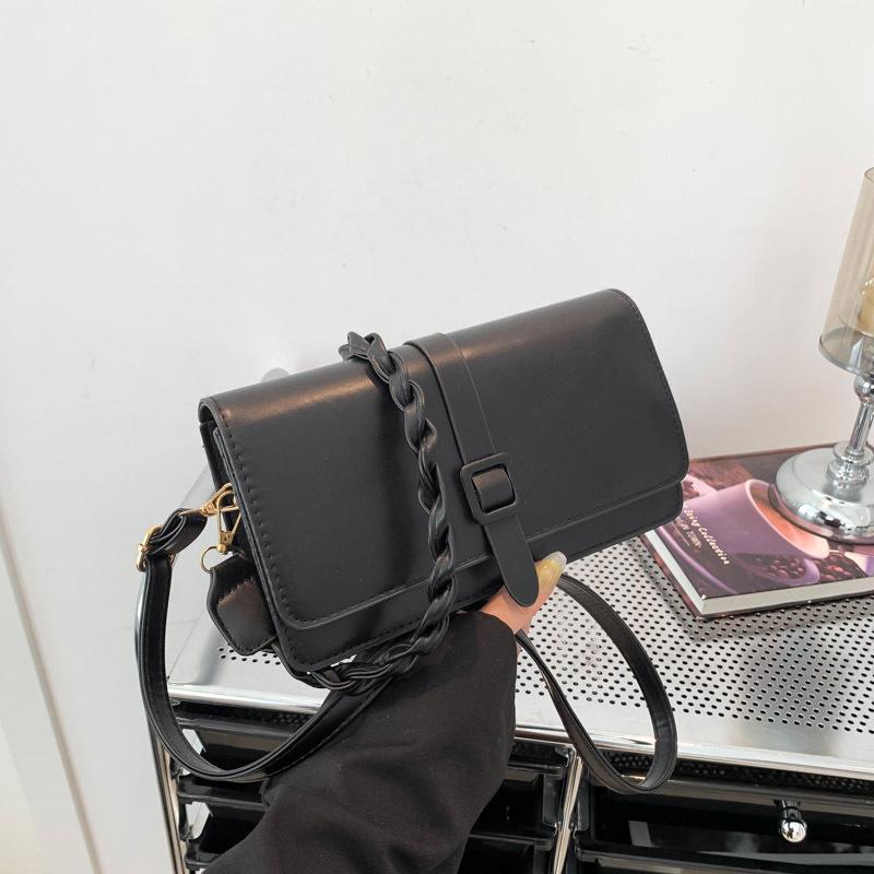 

2025 new autumn fashion small square bag women s messenger bag niche casual shoulder bag autumn popular small bag women