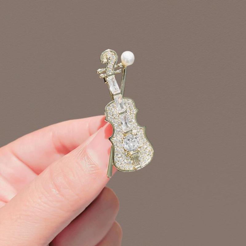 Shinny Crystal Violin Pearl Brooch for Women Exquisite Music Accessories Clothing Decoration Brooches Pins