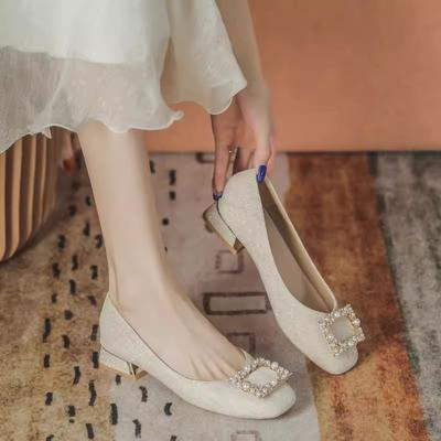 Printemps et Automne talons épais chaussures simples pour femmes nouveau style princesse avec jupe cheongsam chaussures de fiançailles chaussures de mariée chaussures de demoiselle d'honneur