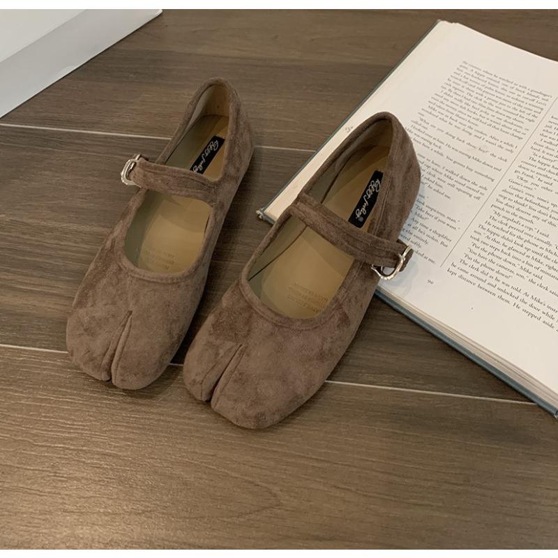 2025 Pantofi Tabi Ninja în stil japonez pentru femei, retro, din piele întoarsă, cu vârfuri despicate, pantofi de barcă, Mary Jeans, mocasini, balerini