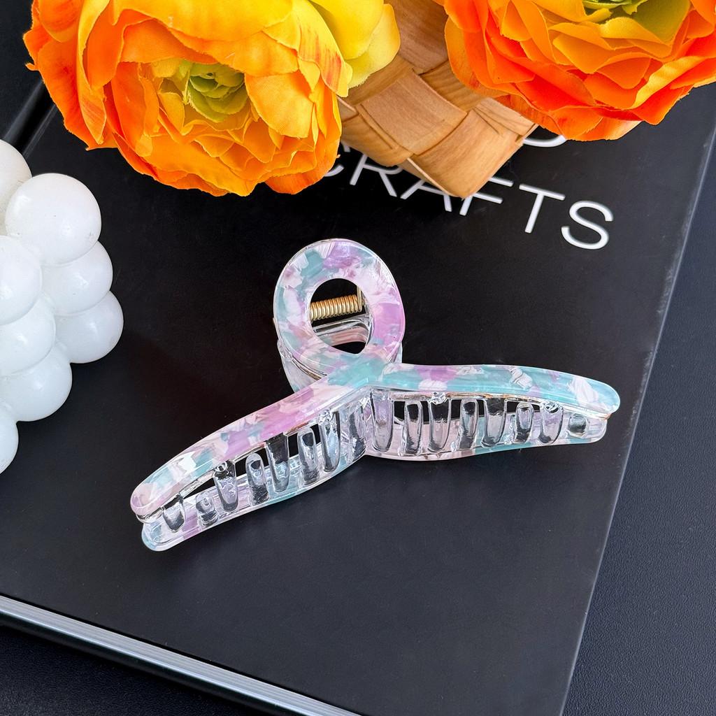 Stylish Acrylic Hair Clip For Fashionable Updos And Versatile Ponytails In Floral Patterns