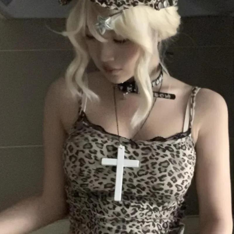 Women Men Vintage Black White Hip Hop Y2k Necklace New Cool Punk Gothic Wood Cross Pendant Necklace Fashion Party Jewelry Gifts