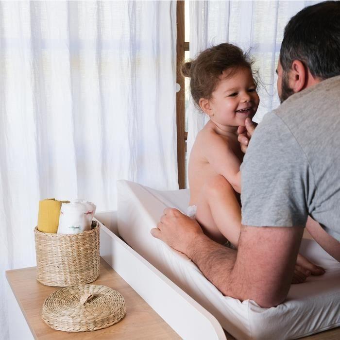 BÉABA - Sofalange Changing Mat - Made In France - Patented Concept - Inclined Changing Table - Limits Reflux - Oekotex - White