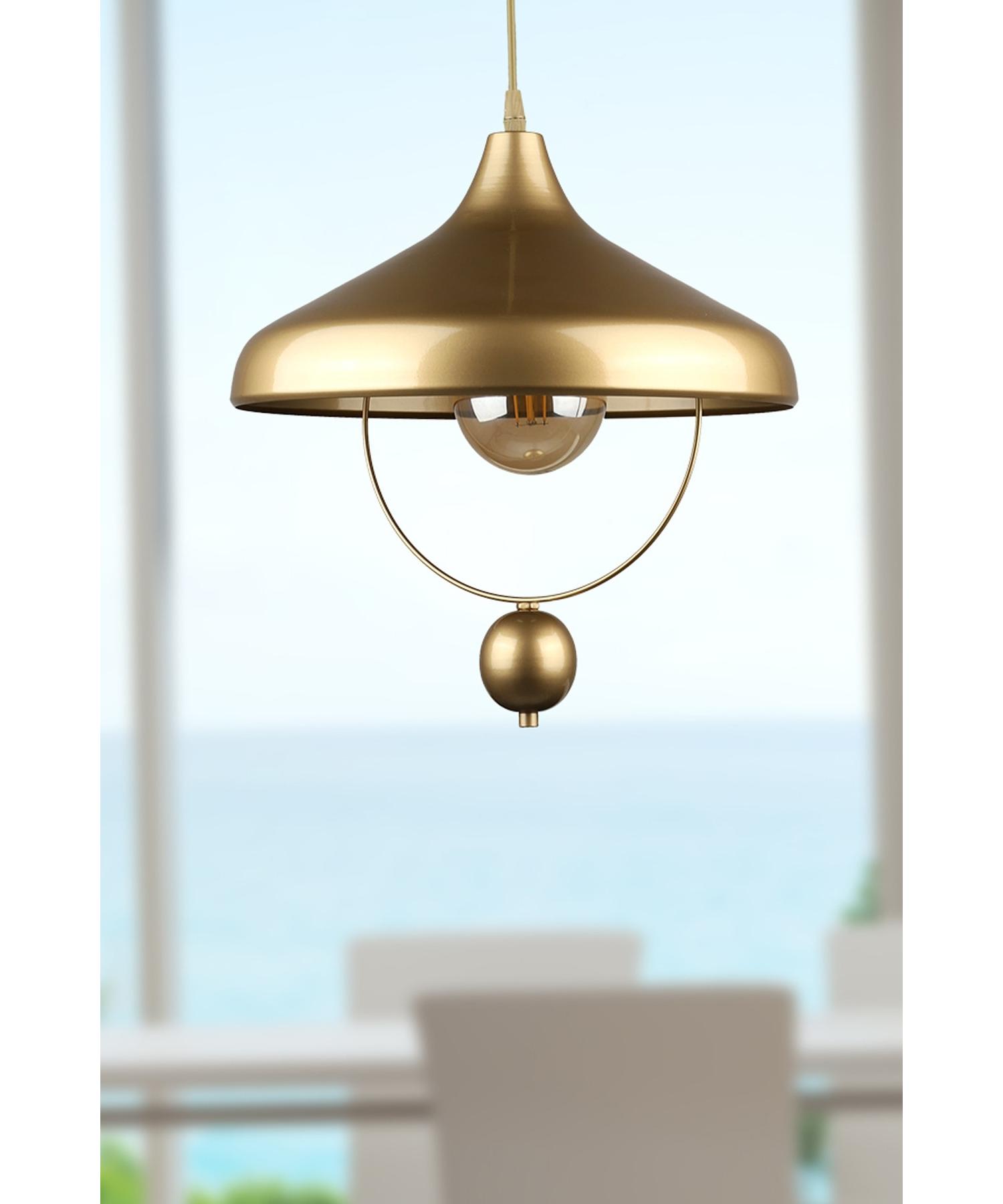 Небесная одиночная люстра упала