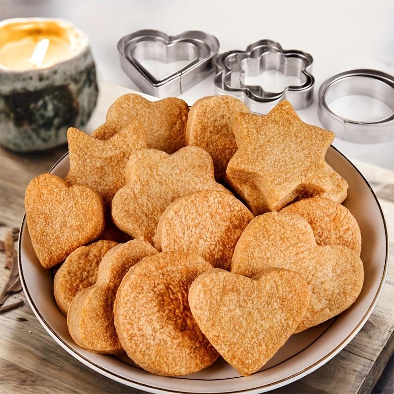 12pcs Metal Biscuit Cutter Set, Stainless Steel Set of Flower Center Round Star-shaped Small Biscuit Cutter, Biscuit Cutting and Baking Mold,