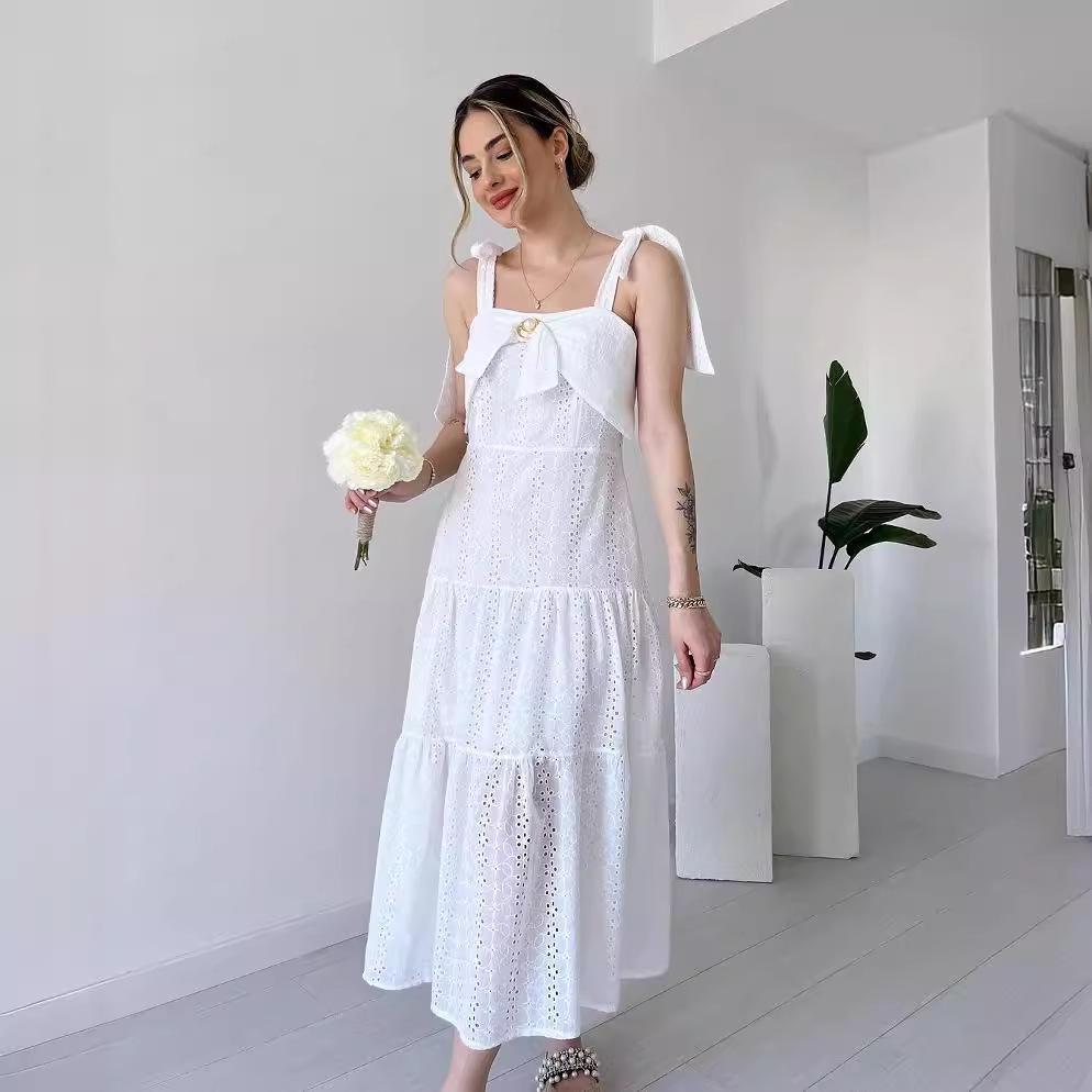 

2024 Summer Women s French First Love Sweet Lace Solid Color Sling Dress 2XL белый