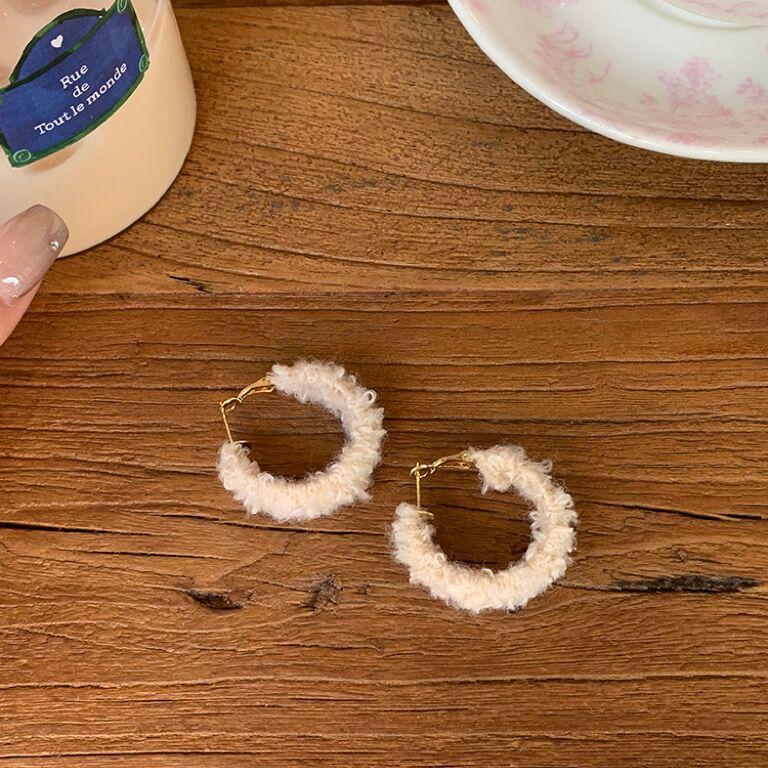 

Plush plain ring earrings women s new popular earrings autumn and winter high-end temperament unique earrings stud earrings buckle