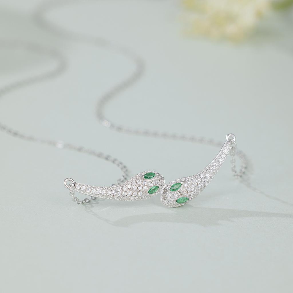 S925 sterling women's fashion light luxury full diamond small green snake collarbone chain advanced sense green eye spirit snake