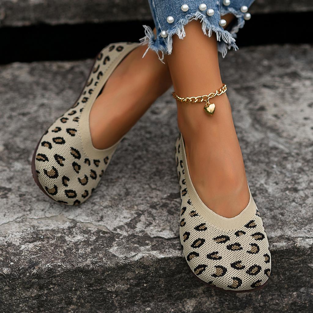 2025 Herbst neue Außenhandel Übergröße flache Sohle Flyknit Einzelschuhe Damen Alte Pekinger Stoffschuhe atmungsaktiv weiche Sohle lässige Damenschuhe