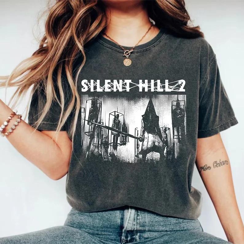 

Футболка для игрока Silent Hill 2 Remastered Подарочная футболка Ретро футболка Повседневная уличная мужская и женская с принтом для фанатов - M... S разноцветный