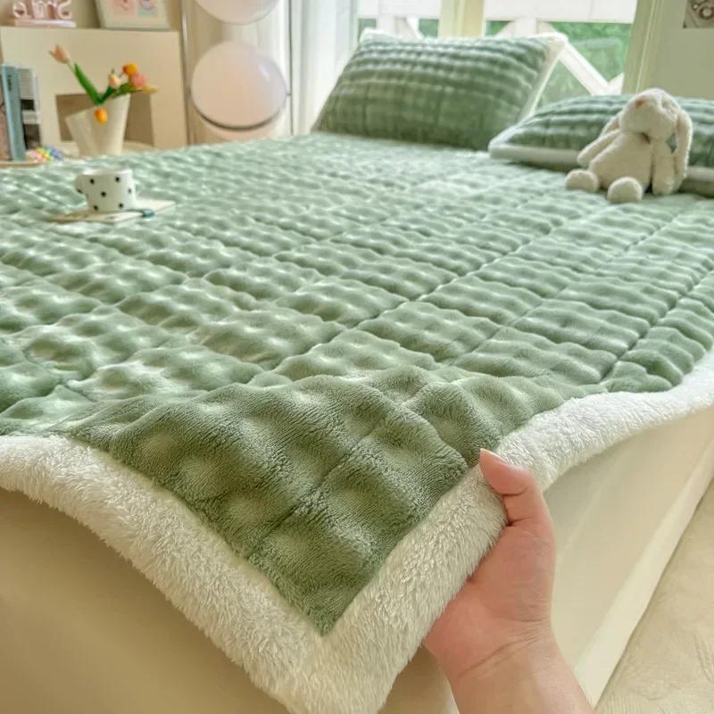 Winter Warm Plush Mattress Toppers Super Soft Single Double Foldable Milk Velvet Thicken Fitted Bed Sheet Bed Cover Tatami Mat
