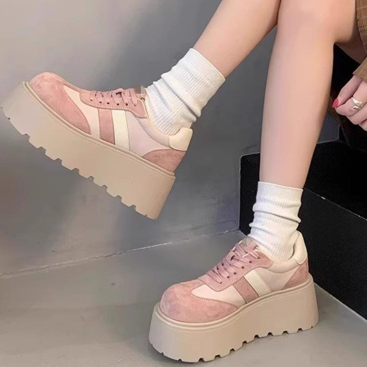 Frostat läder platå damskor höst ny mode retro vardagliga brädskor höjande muffinskor