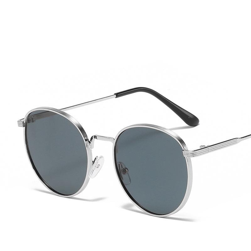 Trendy Ocean Film-Inspired Women's Fashion Sunglasses - Metal Oval Frame
