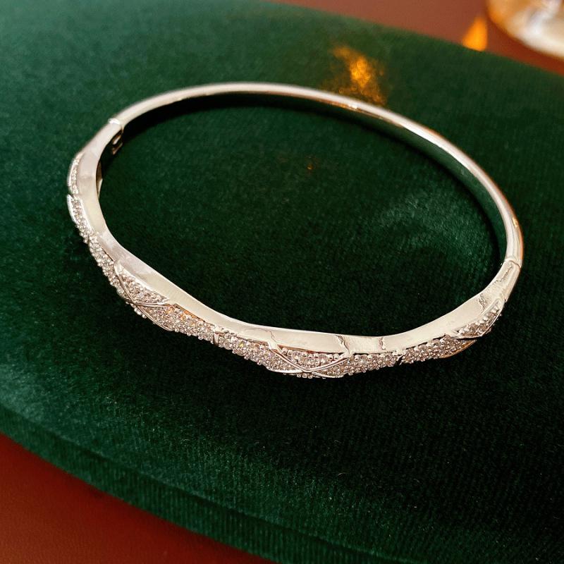 Gold-Plated Zircon Round Buckle Bangle - Elegant Korean Retro Style Bracelet for Women