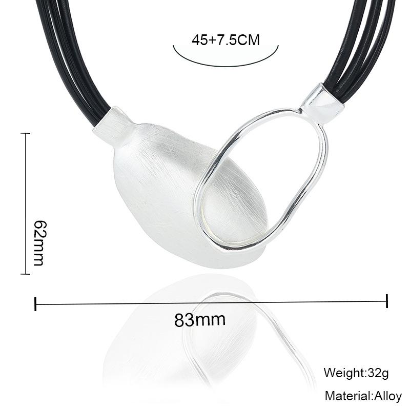 New European and American high-end women's metal jewelry retro simple collarbone chain