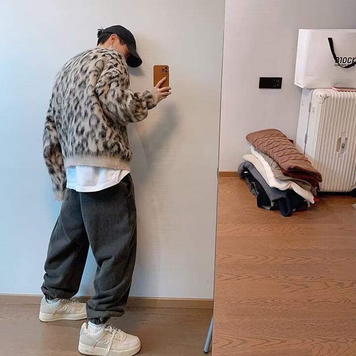 American retro high street leopard print sweater men and women loose lazy ruffian handsome street hip hop wind warm crew neck knitted sweater