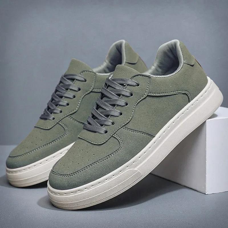 Green Men Casual Shoes Flat Shoes 2025 Autumn Lace Up Walking Leisure Running Sneakers Male Youth Board Shoes Chaussure Homme