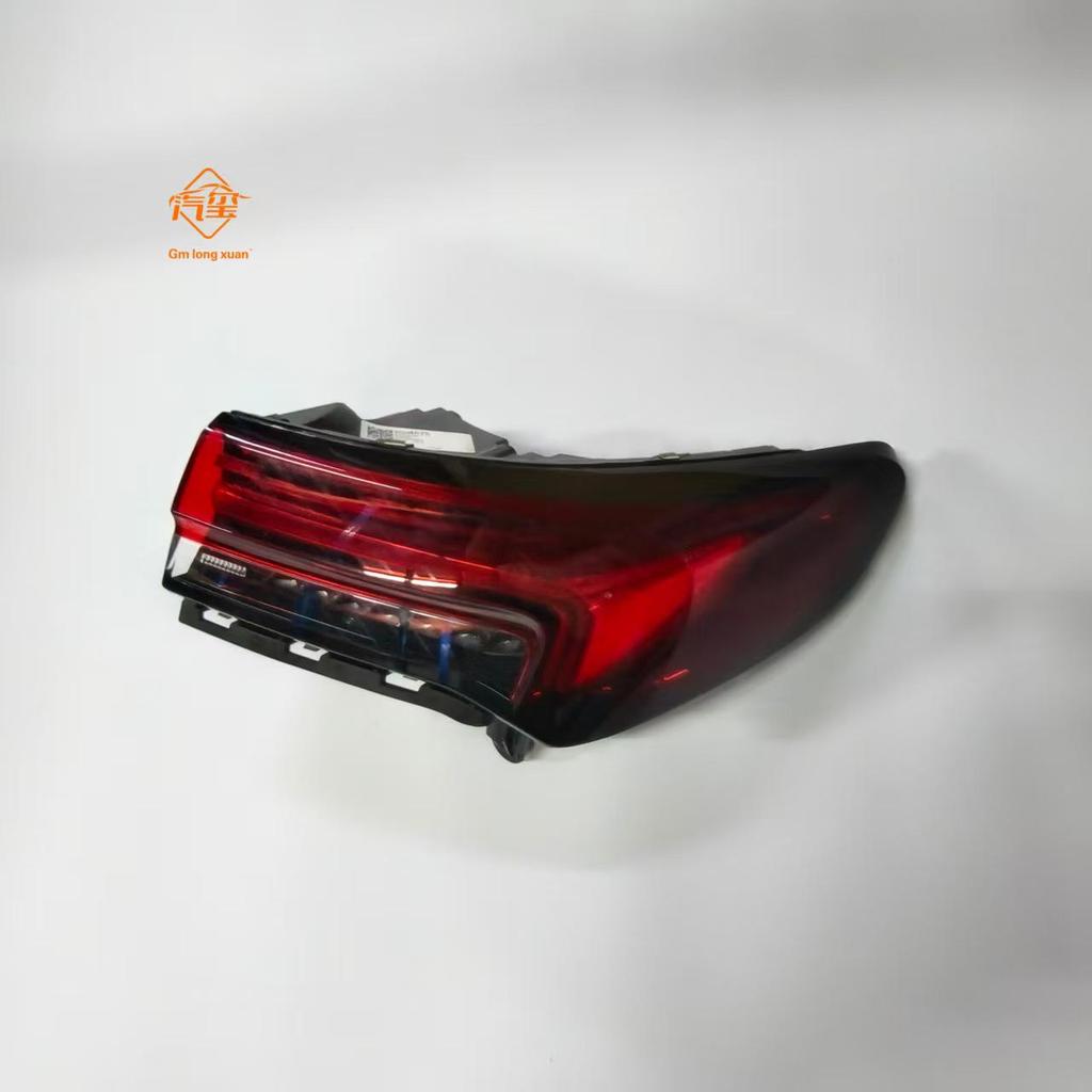 Buick Envision S Rear Outer Right Tail Light (Part No. 84923728)