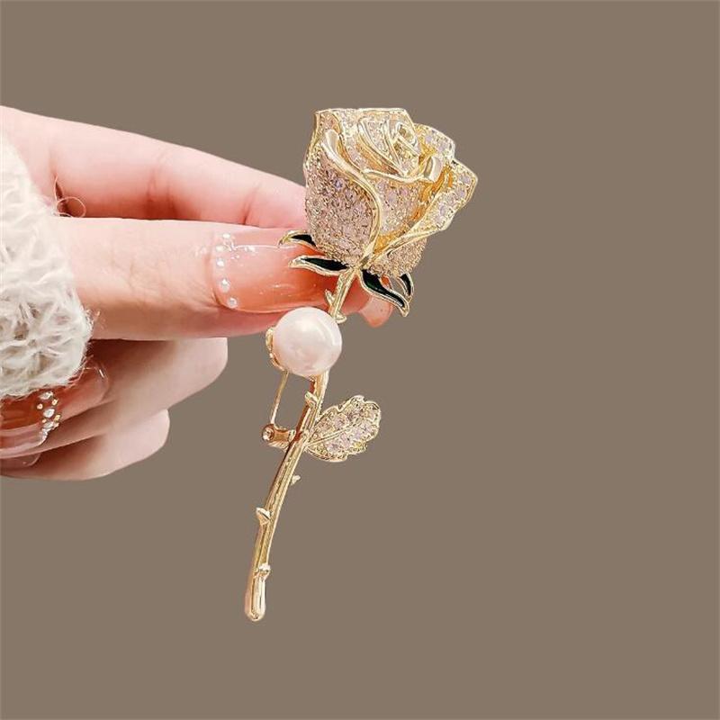 Metallo, pieno di diamanti, perle, rose, spille, carini, grandi corpetti, temperamento, spille, abiti e accessori