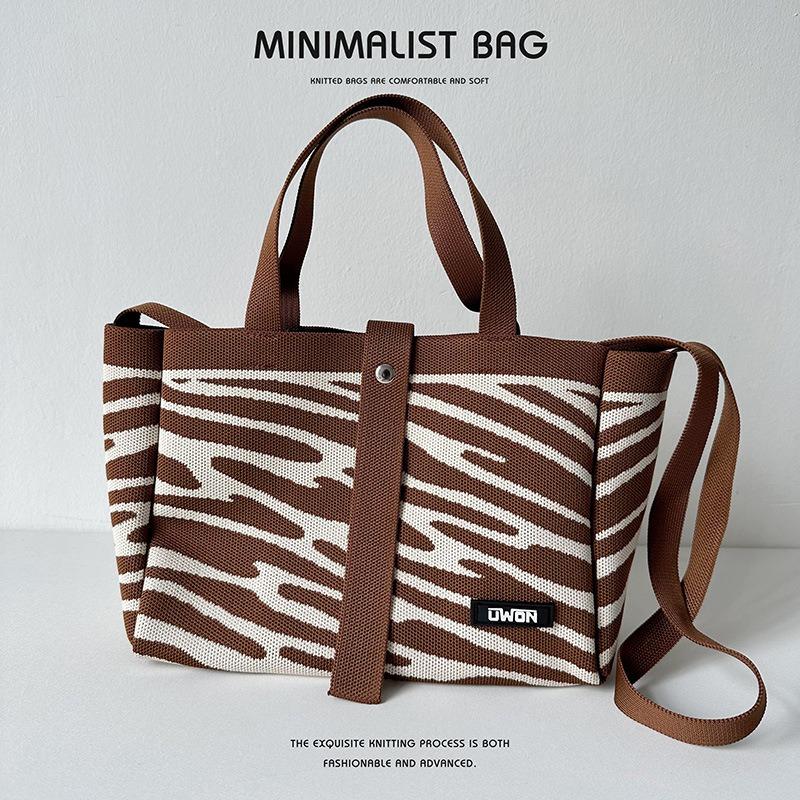 Nischendesign-Strick-Tragetasche, lässige Umhängetasche mit großem Fassungsvermögen