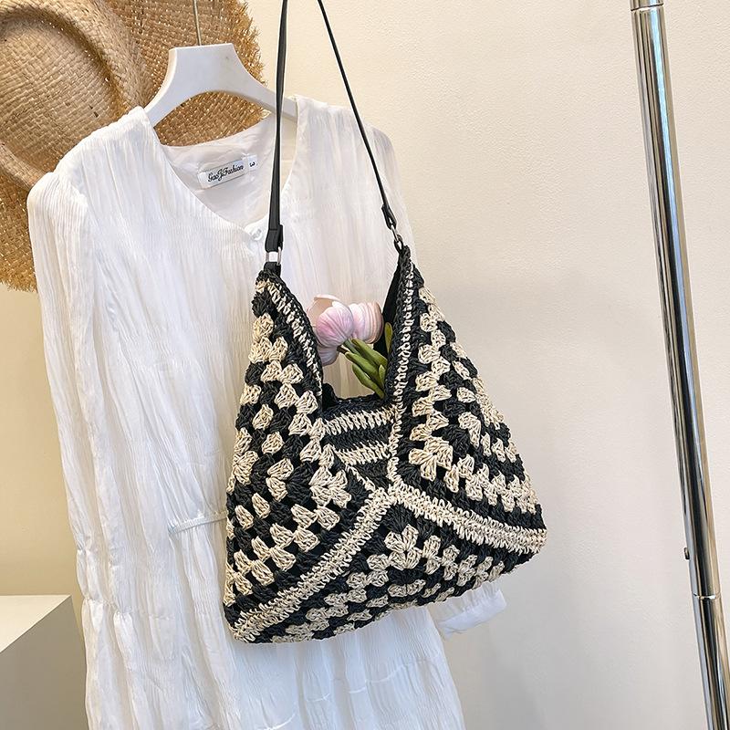 Large capacity hollow bag women's summer new shoulder woven straw bag seaside vacation beach bag