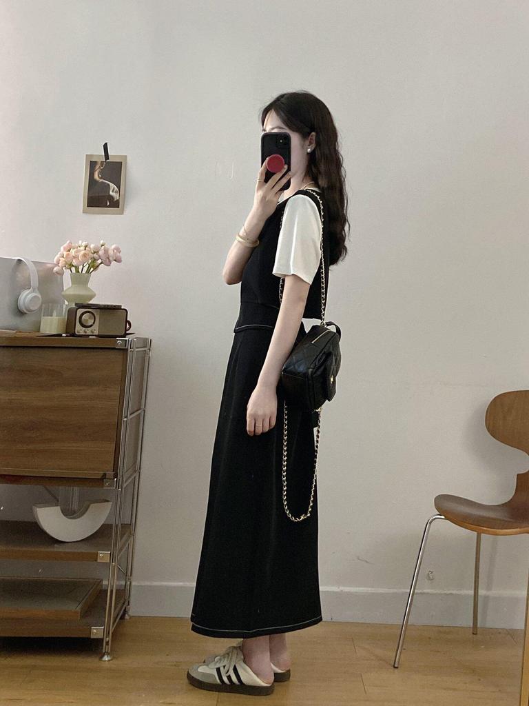 Chic Summer 2026 Women's Age-Defying Two-Piece Set: Stylish Fake Layered T-Shirt and Skirt Combo