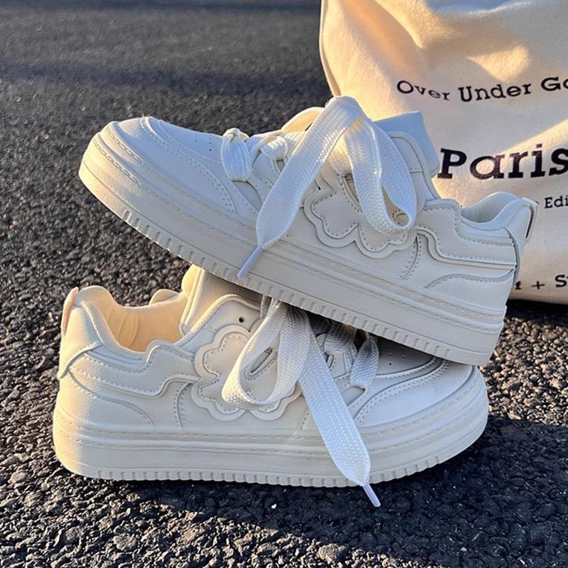 Little white shoes women's 2025 spring and autumn new platform canvas shoes milk fufu original niche shoes versatile casual board shoes