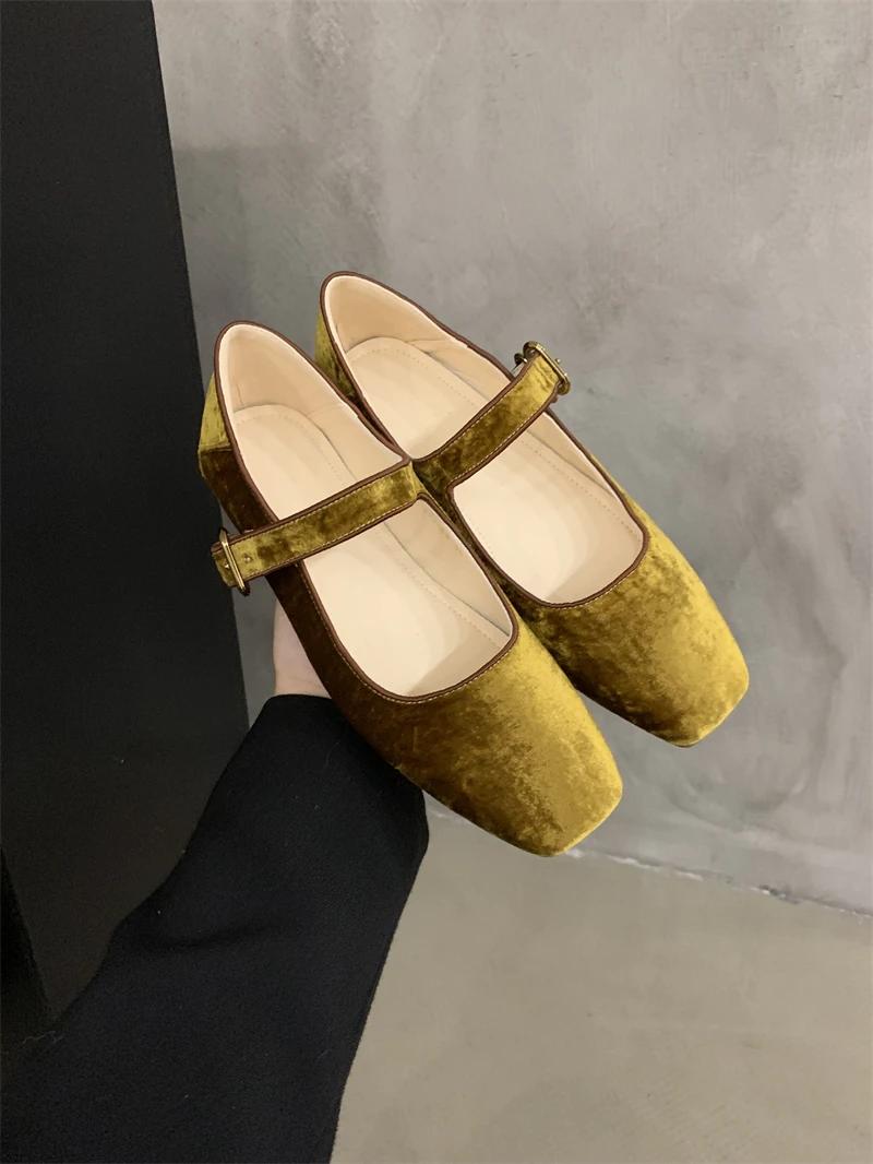 

Fashion IPPEUM Velvet Ballet Flats For Women Buckle Round Toe Flat 2025 New Fashion Mary Janes Shoes 225 жёлтый